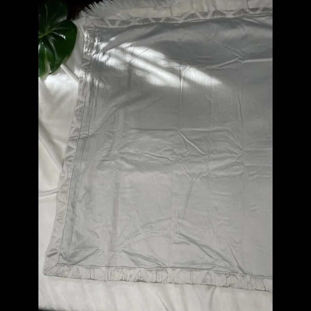 NEW Hotel Collection‎ Interlattice Quilted (1) Euro